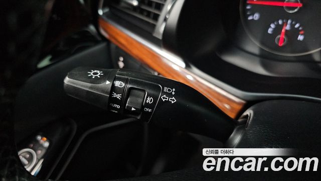 Kia K7 2017 — photo 31