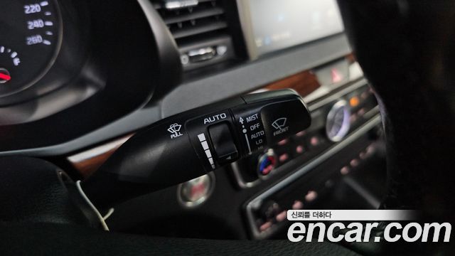Kia K7 2017 — photo 32