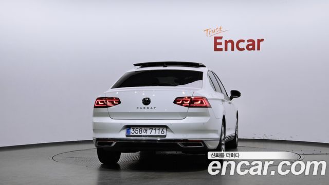 Volkswagen Passat 2021 — photo 4