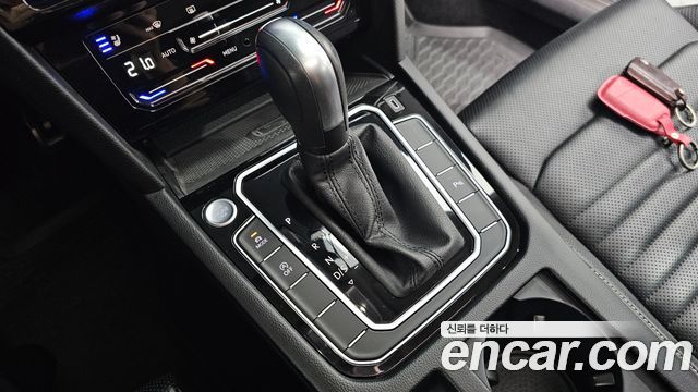Volkswagen Passat 2021 — photo 12