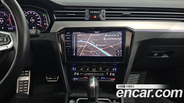 Volkswagen Passat 2021 — photo 26