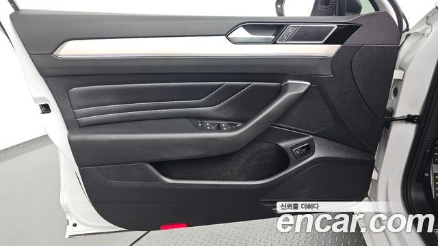 Volkswagen Passat 2021 — photo 14