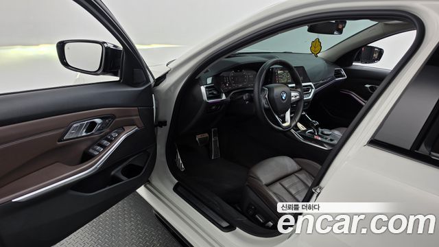 BMW 3-Series 2022 — photo 10