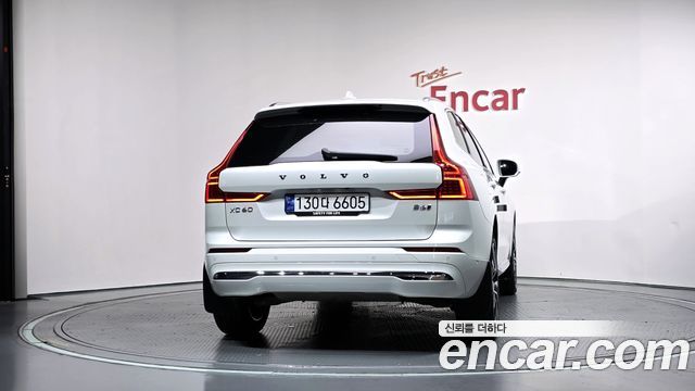 Volvo XC60 2024 — photo 4