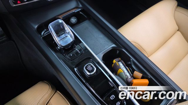 Volvo XC60 2024 — photo 12
