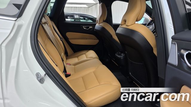 Volvo XC60 2024 — photo 17