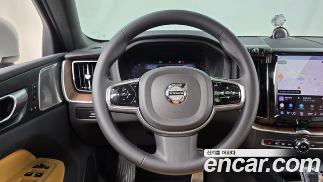 Volvo XC60 2024 — photo 18