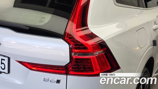 Volvo XC60 2024 — photo 9
