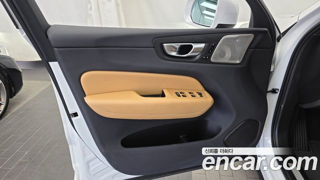 Volvo XC60 2024 — photo 14