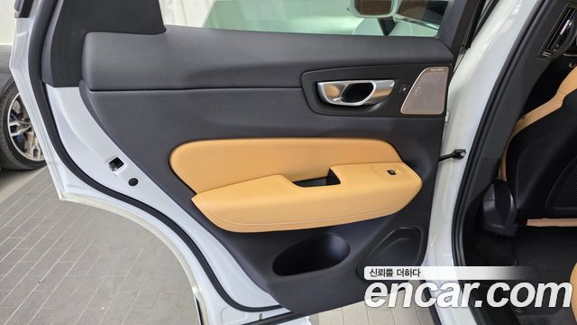 Volvo XC60 2024 — photo 15
