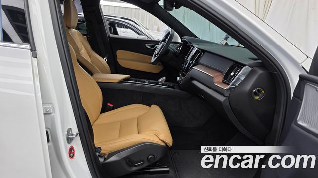 Volvo XC60 2024 — photo 16