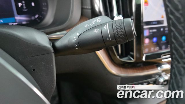 Volvo XC60 2024 — photo 27