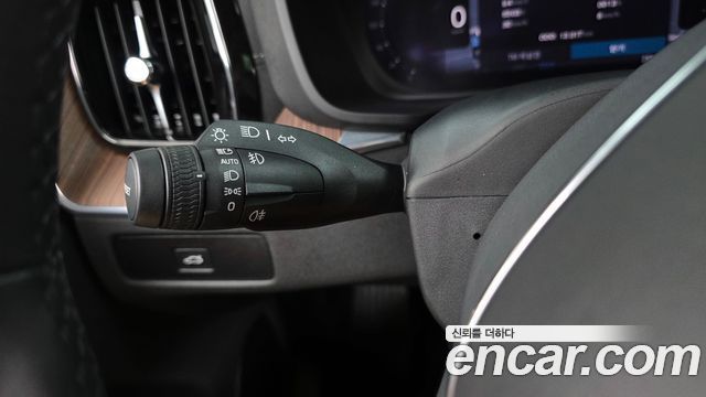 Volvo XC60 2024 — photo 28