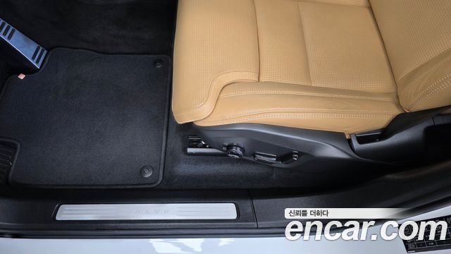 Volvo XC60 2024 — photo 31