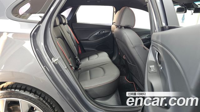Hyundai i30 2019 — photo 18