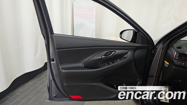 Hyundai i30 2019 — photo 14