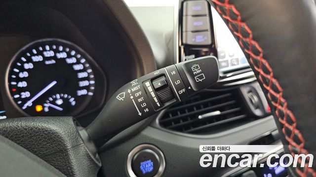 Hyundai i30 2019 — photo 29