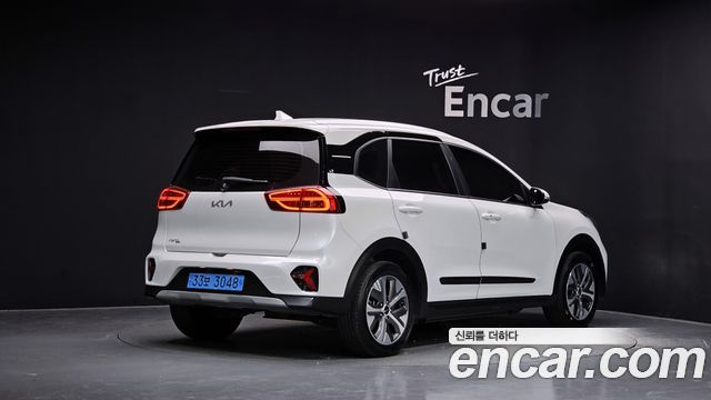 Kia Niro 2023 — photo 2