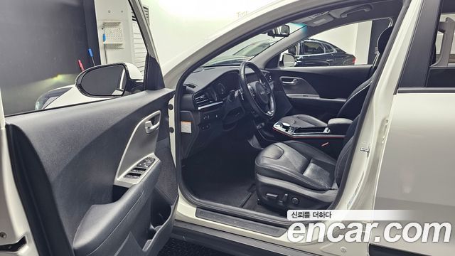 Kia Niro 2023 — photo 13