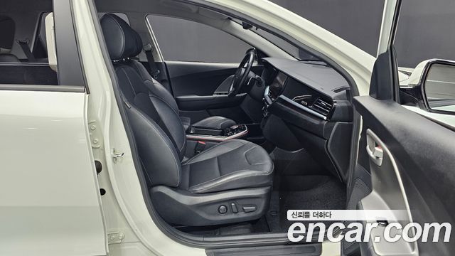 Kia Niro 2023 — photo 17