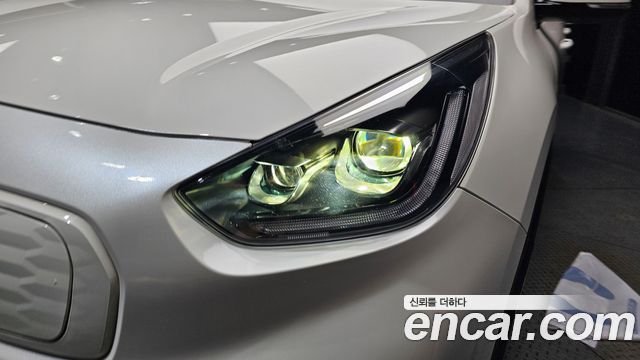 Kia Niro 2023 — photo 8
