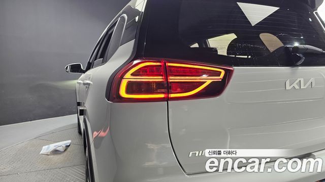 Kia Niro 2023 — photo 9