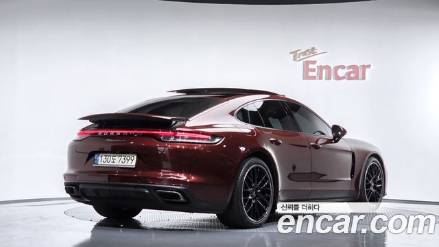 Porsche Panamera 2021 — photo 2