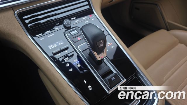 Porsche Panamera 2021 — photo 12
