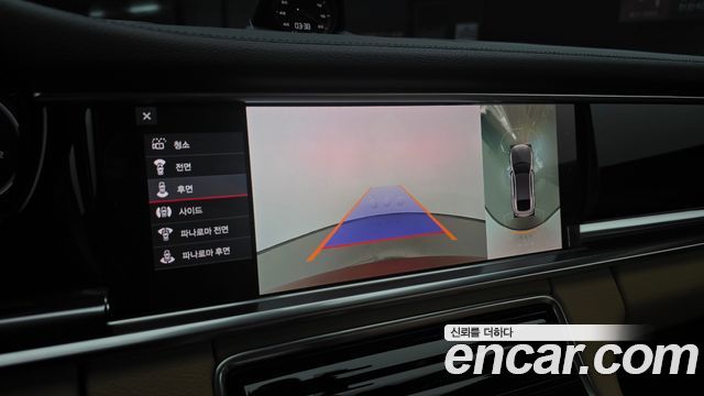 Porsche Panamera 2021 — photo 21