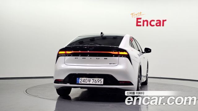 Toyota Prius 2024 — photo 4