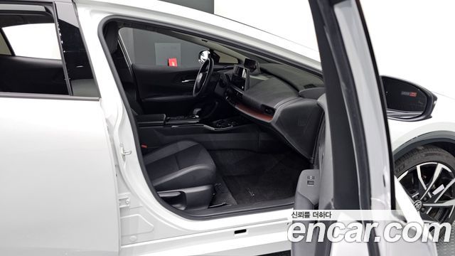 Toyota Prius 2024 — photo 25