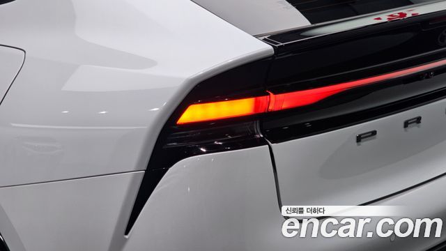 Toyota Prius 2024 — photo 9