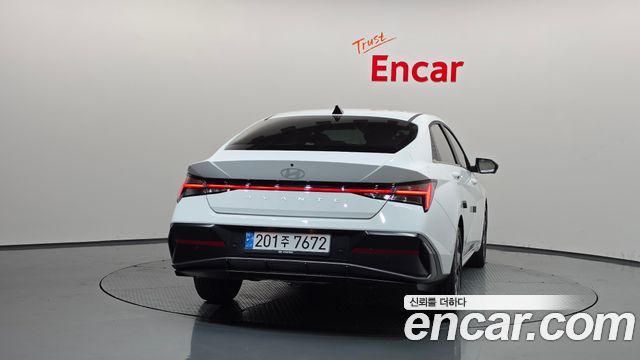 Hyundai AVANTE 2025 — photo 4