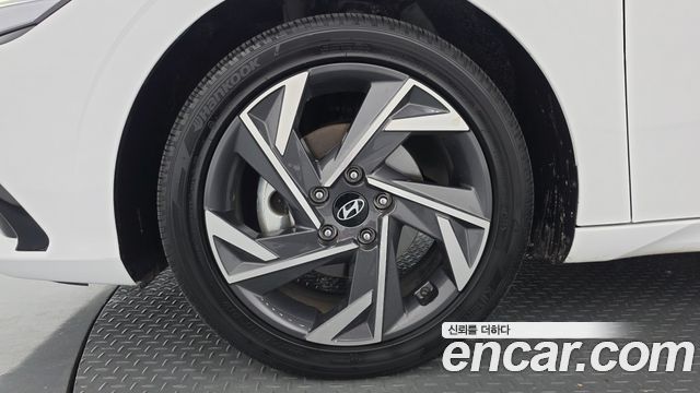 Hyundai AVANTE 2025 — photo 5