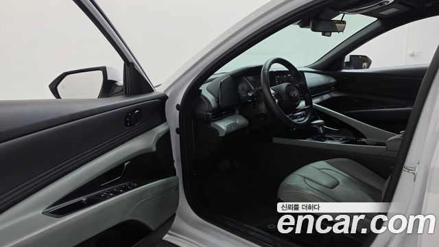 Hyundai AVANTE 2025 — photo 13