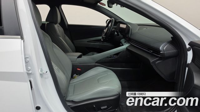 Hyundai AVANTE 2025 — photo 16
