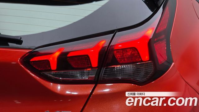 Hyundai Veloster 2018 — photo 9