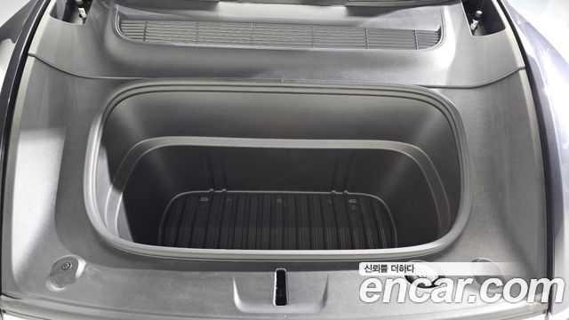 Tesla Model Y 2025 — photo 6