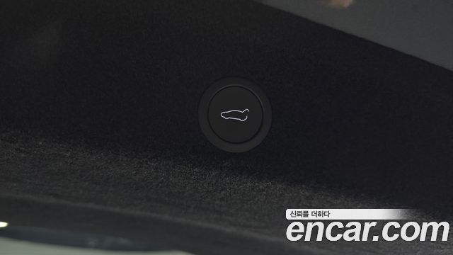 Tesla Model Y 2025 — photo 22