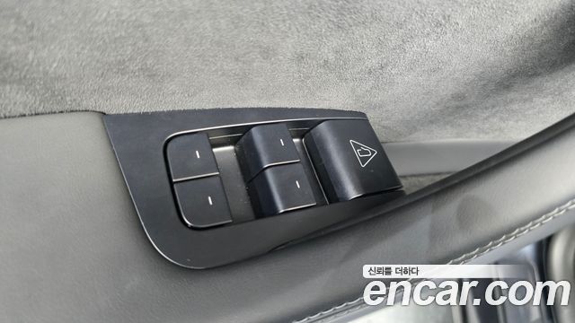 Tesla Model Y 2025 — photo 25