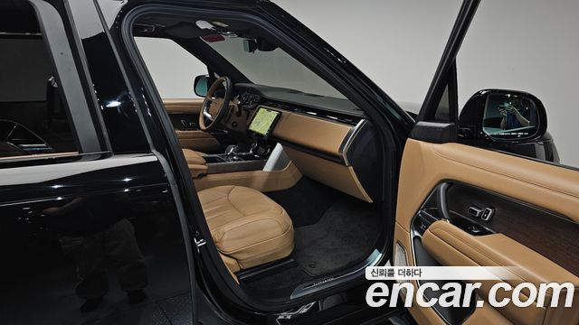 Land Rover Range Rover 2023 — photo 17