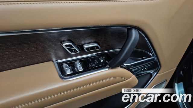 Land Rover Range Rover 2023 — photo 24
