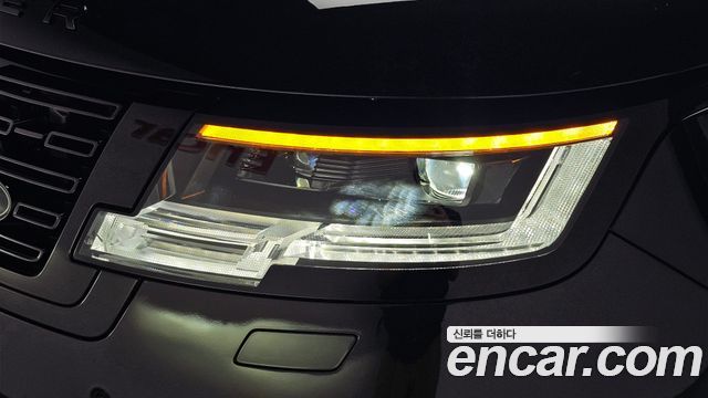 Land Rover Range Rover 2023 — photo 8