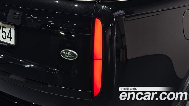 Land Rover Range Rover 2023 — photo 9