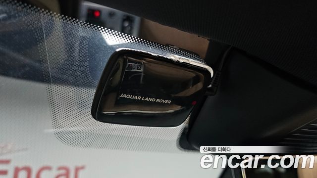 Land Rover Range Rover 2023 — photo 37