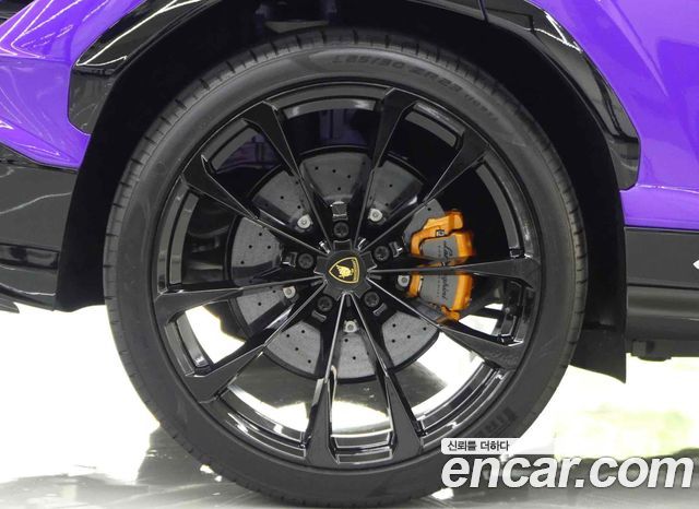 Lamborghini Urus 2024 — photo 10