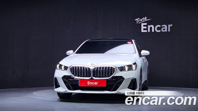 BMW 5-Series 2025 — photo 3