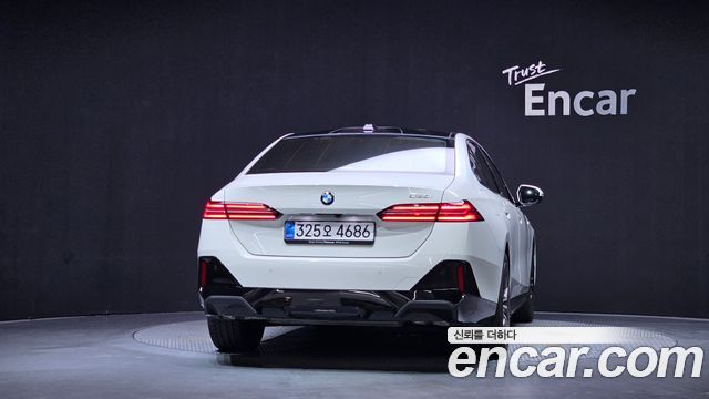 BMW 5-Series 2025 — photo 4