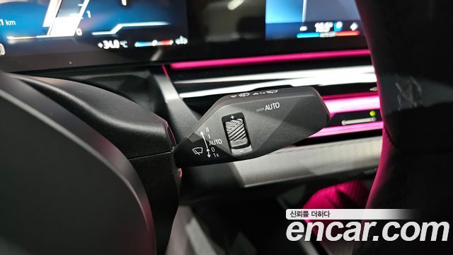 BMW 5-Series 2025 — photo 25