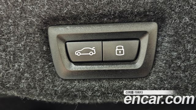 BMW 5-Series 2025 — photo 33